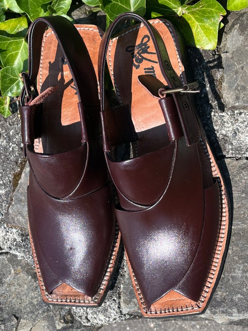 Leather sandals, in rich warm brown, size 40-41
